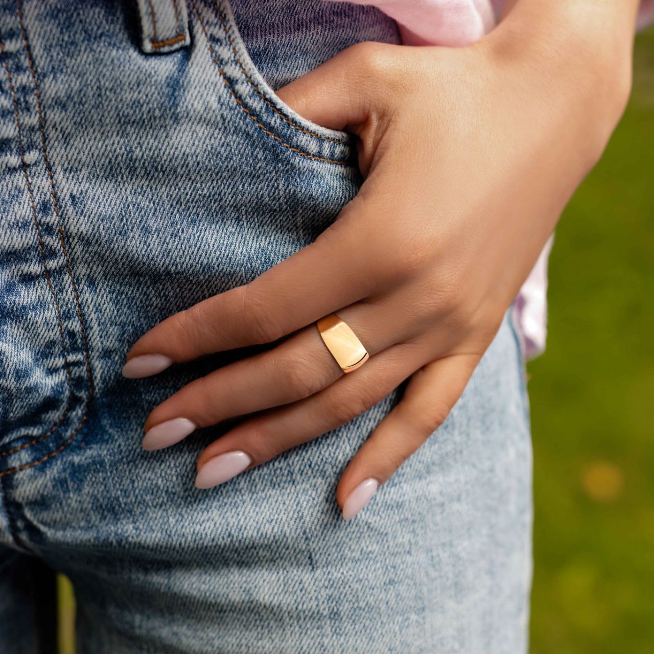 Curved Ring
